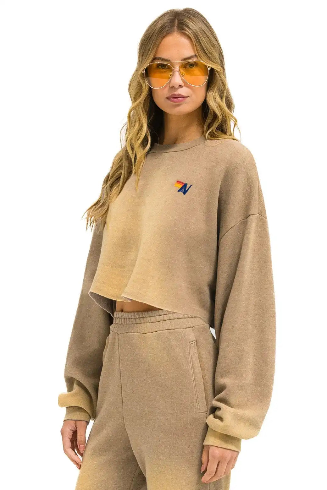 ESSENTIAL CROPPED CREW SWEATSHIRT RELAXED - FADED TAN