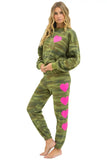 HEART PRINT RELAXED CREW SWEATSHIRT - CAMO // NEON PINK