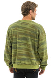 HEART PRINT RELAXED CREW SWEATSHIRT - CAMO // NEON PINK